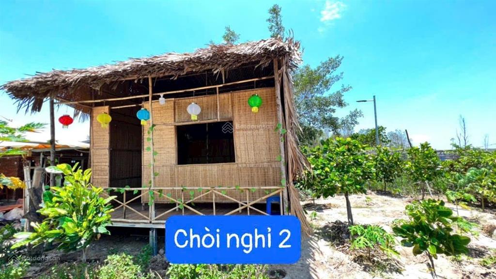 Nhà vườn lộc an  đất đỏ  brvt. dt 1.537m2 (2065) có 2 nhà di động  2 chói  cây cảnh thác nước.