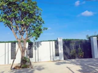 Đất ngộp toàn nhà vườn ngay đường nguyễn huệ  xã đất đỏ  tp hcm. đất gần biển, xây rào kiên cố