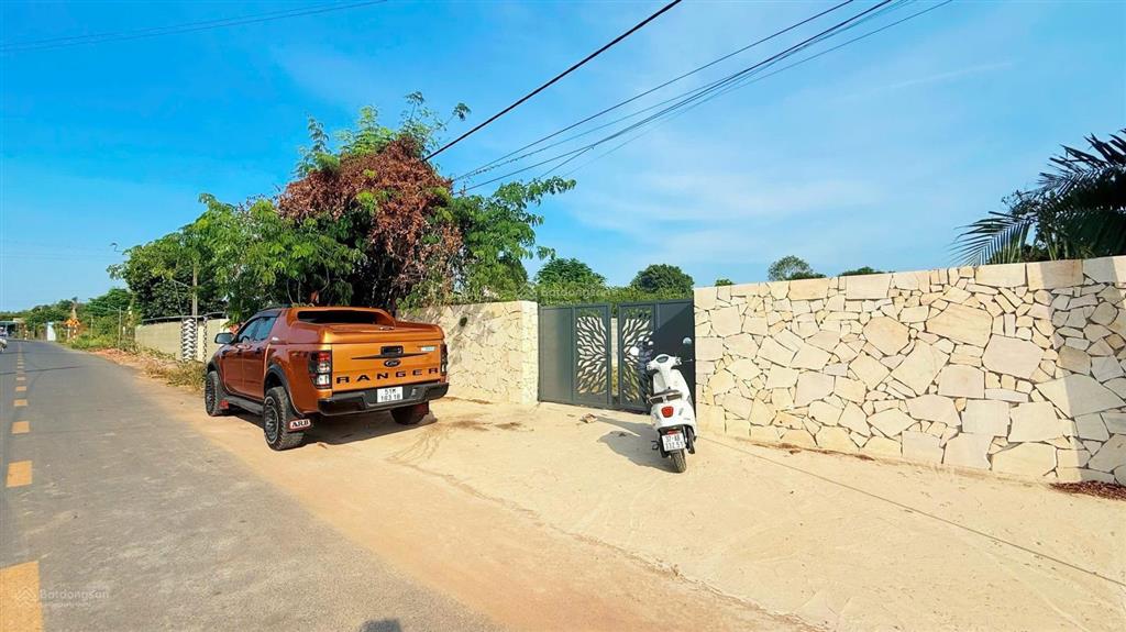 Bán đất 12m mặt tiền nguyễn đình chiểu sẵn rào cổng cây ăn trái trung tâm đất đỏ  tp hồ chí minh