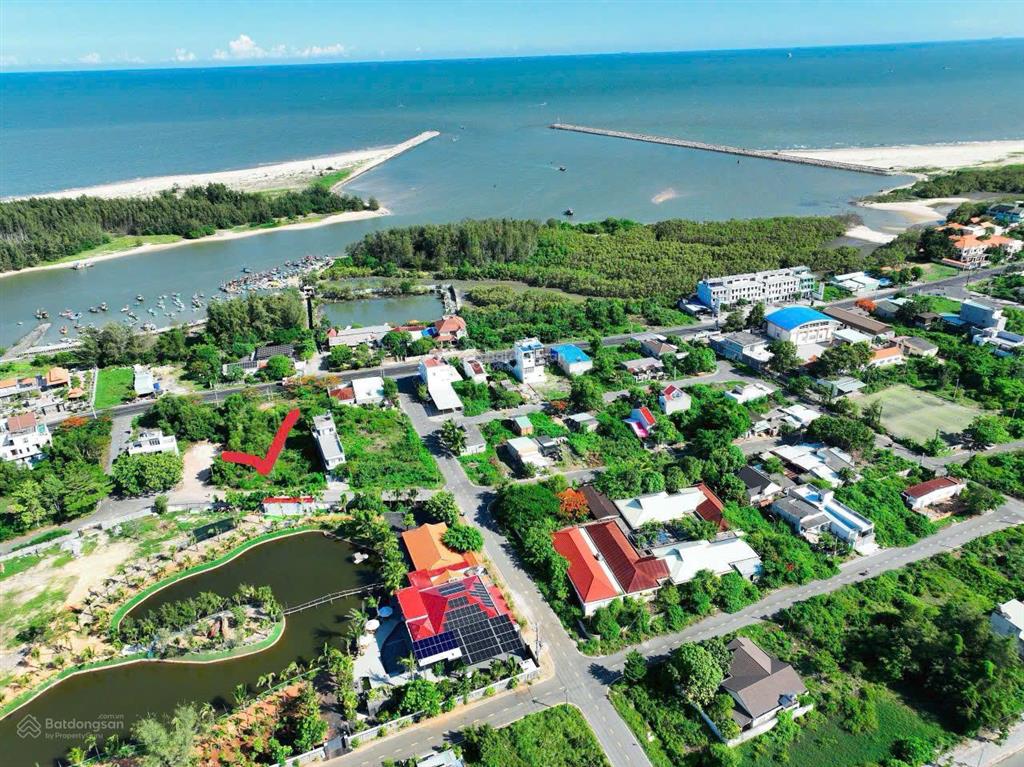Đất đẹp đối diện hồ sinh thái  gần biển phước hải, tp.hcm
