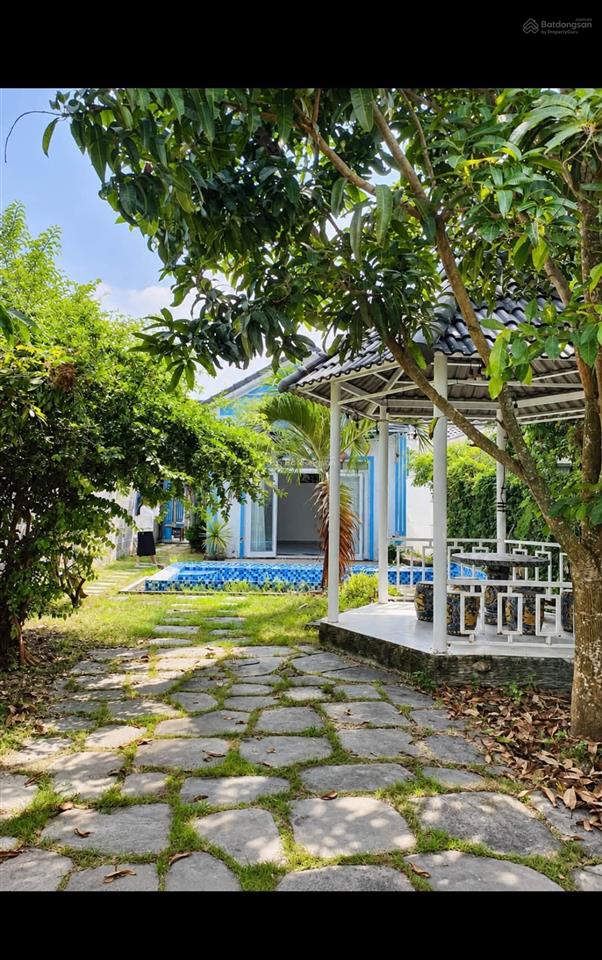 Bán nhà mặt tiền gần biển đất đỏ