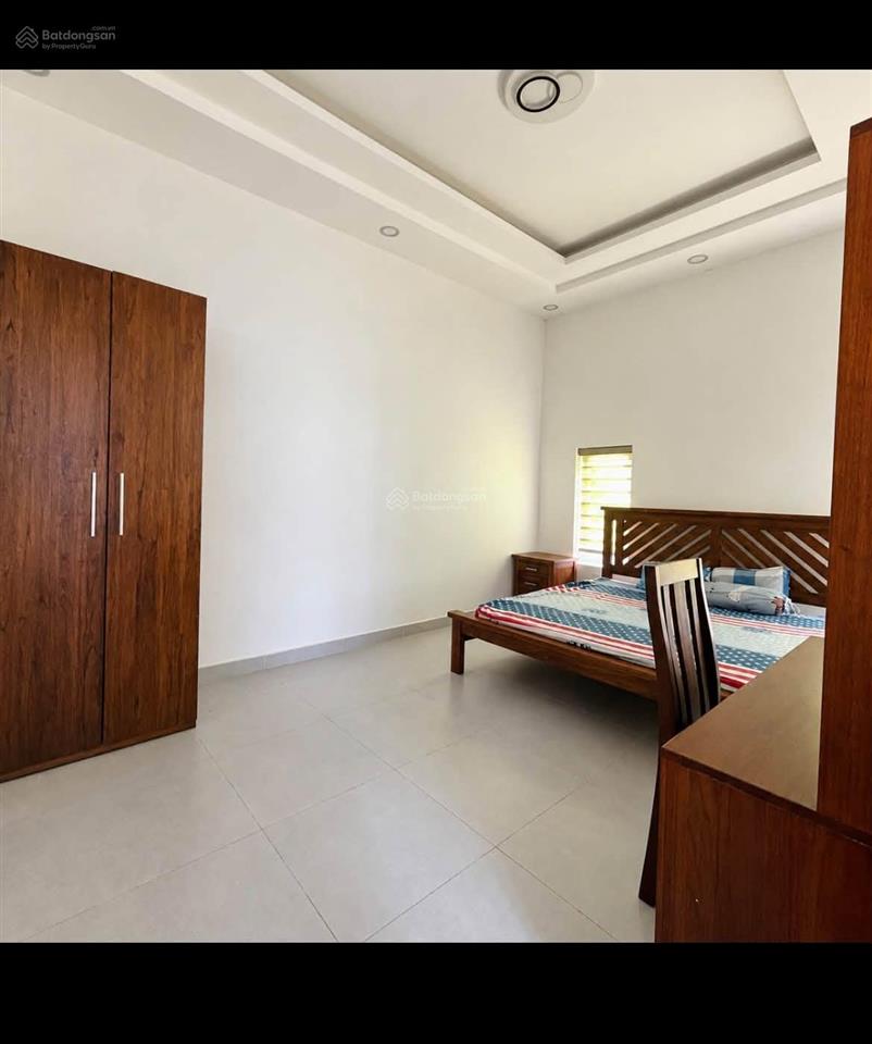 Bán nhà mặt tiền gần biển đất đỏ
