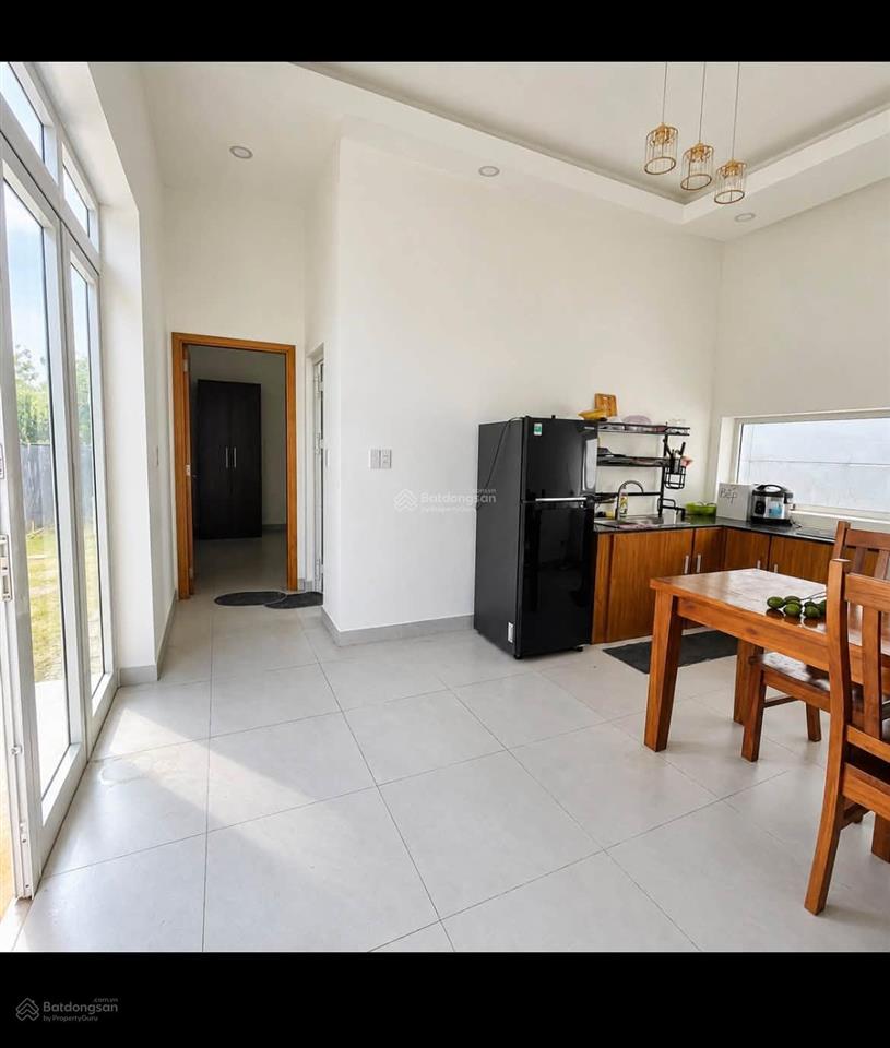 Bán nhà mặt tiền gần biển đất đỏ