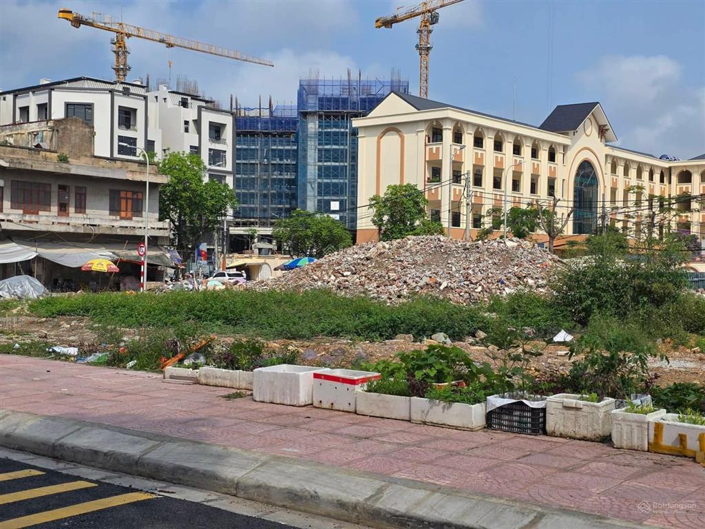 Sản phẩm hiếm có khó tìm lô liền kề đấu giá lê lai, giảm giá nhanh cho khách thiện trí
