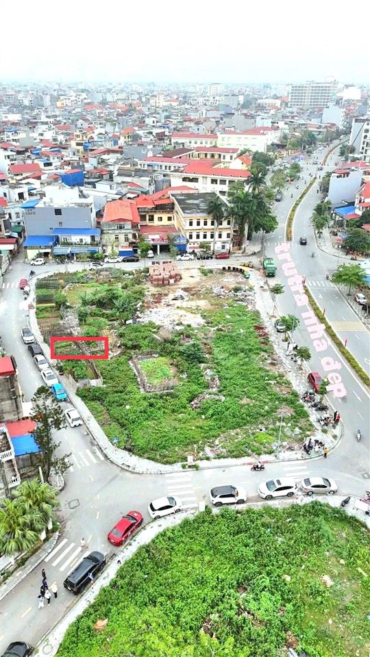 Bán lô đất tuyến 2 lê quang đạo
khu 2.1ha
đất đấu giá, có bìa
diện tích 92.63m. ngang 5m
vuông