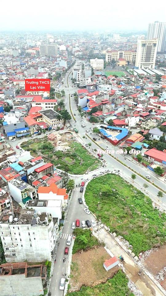 Bán lô đất tuyến 2 lê quang đạo
khu 2.1ha
đất đấu giá, có bìa
diện tích 92.63m. ngang 5m
vuông