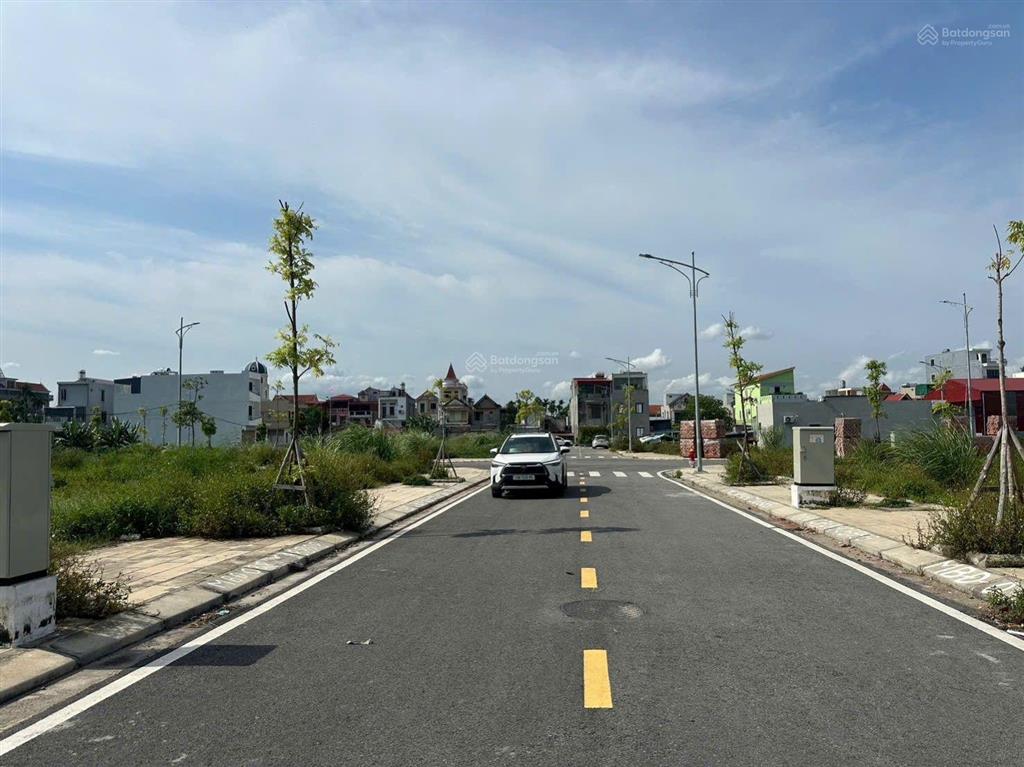 Rẻ vô địch. đấu giá bái trong hoa động. diện tích 81m. mà giá chỉ 3,1 tỷ. quá hợp lý để đầu tư hay