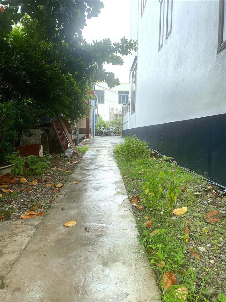 Cần bán 120m2 (đất sổ đỏ + đất xen kẹt) ngõ ô tô. tại hoàng động, thủy nguyên. cách trục đường thôn