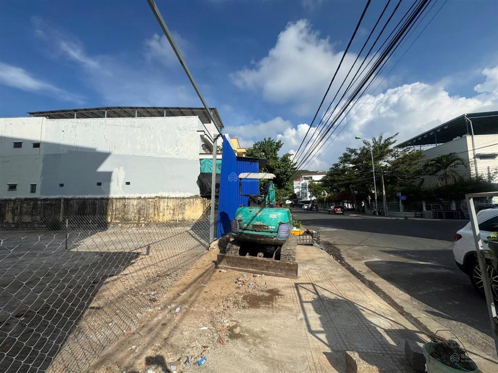 Bán đất đẹp xây khách sạn  2 mặt tiền  view biển  đặng huy trứ nha trang