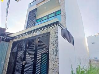 Nhà gần trần phú, nha trang  3 tầng 1 tum  4,3 tỷ có 3 căn hộ sẵn cho thuê