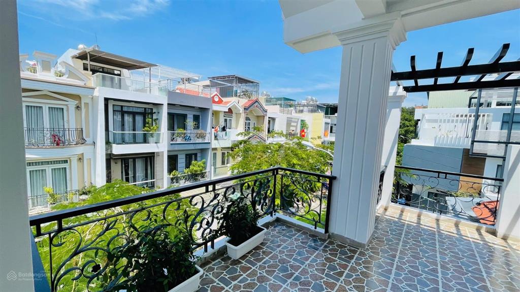 Biệt thự 3 tầng kđt hà quang 2  184m  2 mặt tiền  gần biển