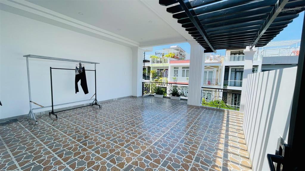 Biệt thự 3 tầng kđt hà quang 2  184m  2 mặt tiền  gần biển