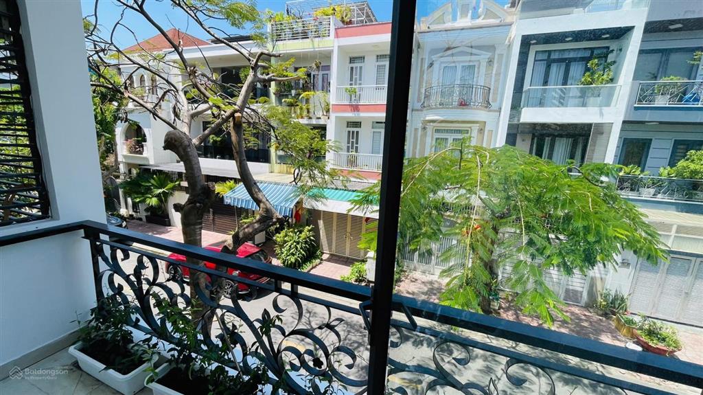 Biệt thự 3 tầng kđt hà quang 2  184m  2 mặt tiền  gần biển
