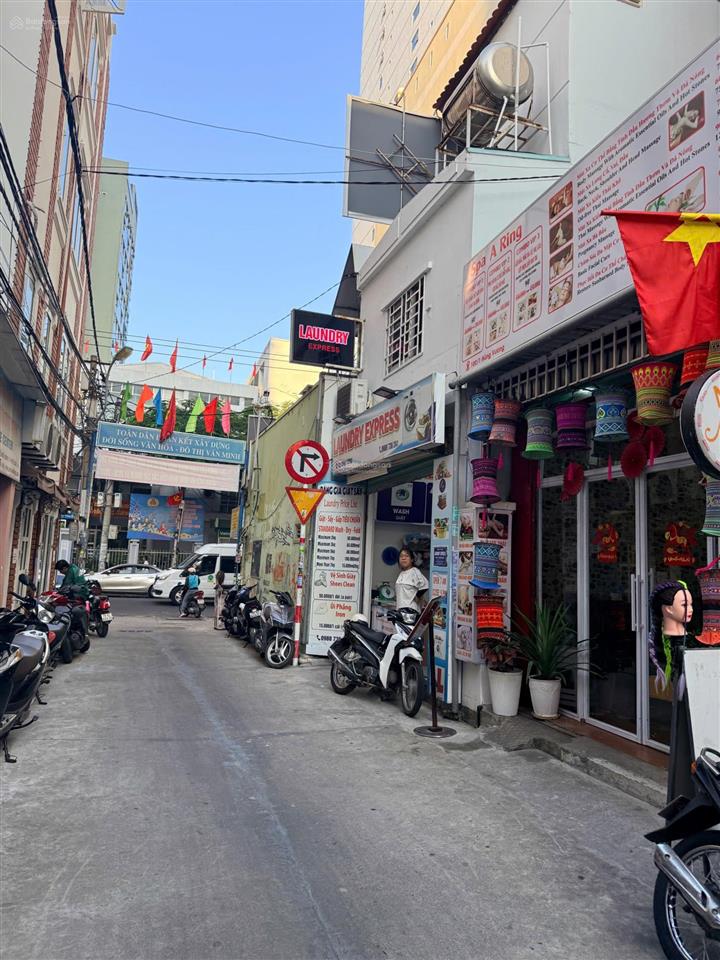 Nhà 3 tầng hẻm oto thông hùng vương  phố tây nha trang