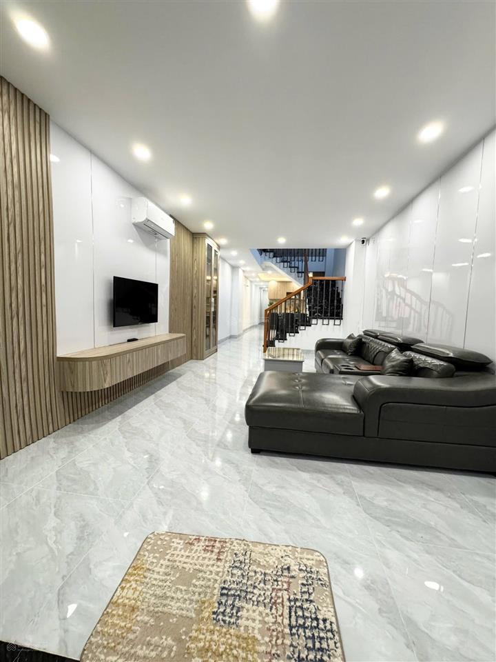 Bán nhà hẻm ô tô hoàng diệu nam nha trang full nội thất mới cách biển 500m giá rẻ chỉ 7,8 tỷ