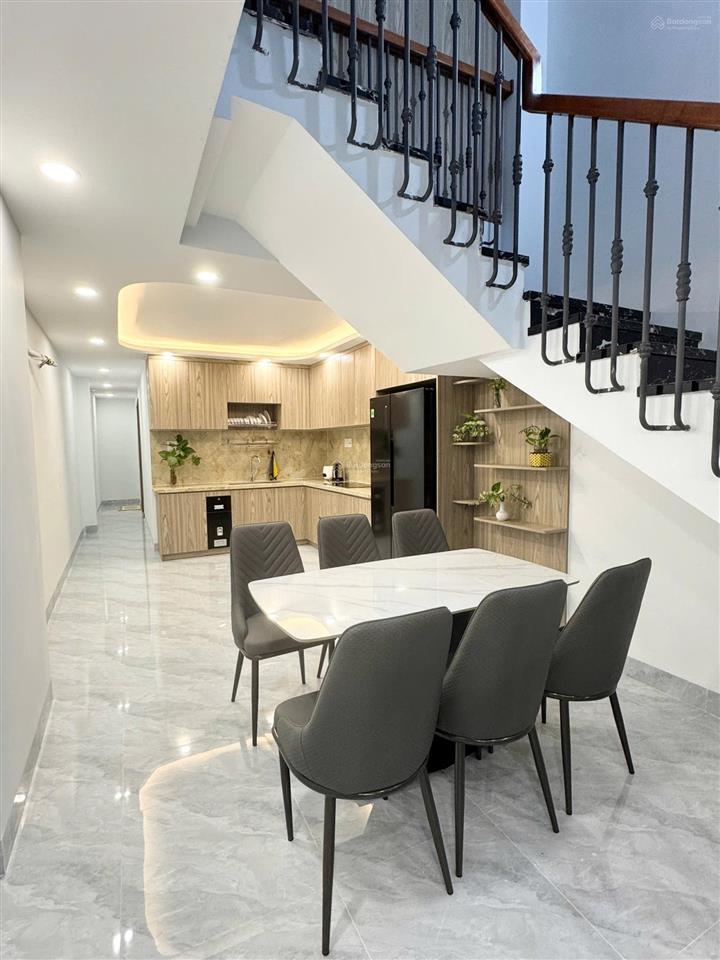 Bán nhà hẻm ô tô hoàng diệu nam nha trang full nội thất mới cách biển 500m giá rẻ chỉ 7,8 tỷ