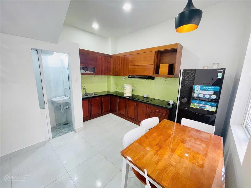 Nhà 3 tầng tt nha trang cách biển vài phút hẻm xe hơi yersin