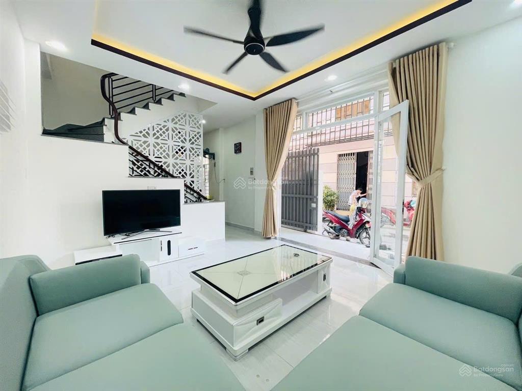 Nhà 3 tầng tt nha trang cách biển vài phút hẻm xe hơi yersin