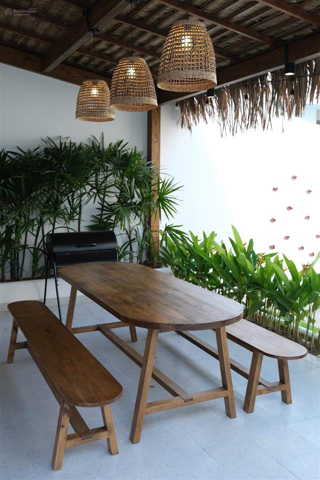Cho thuê villa sân vườn gần biển ba làng nha trang