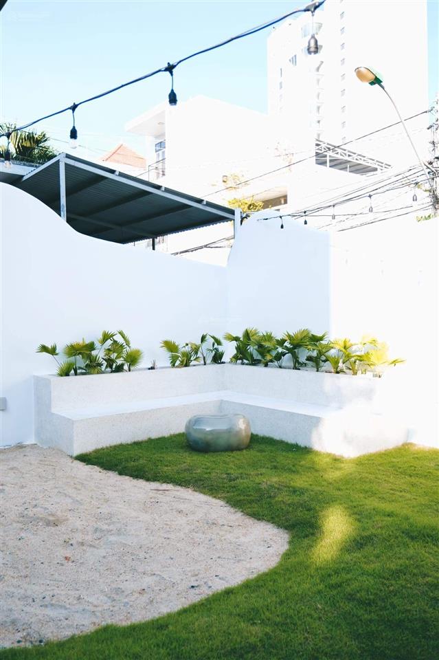 Cho thuê villa sân vườn gần biển ba làng nha trang