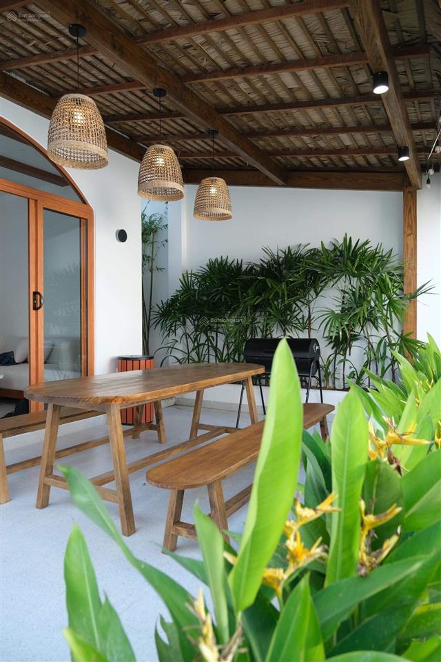Cho thuê villa sân vườn gần biển ba làng nha trang