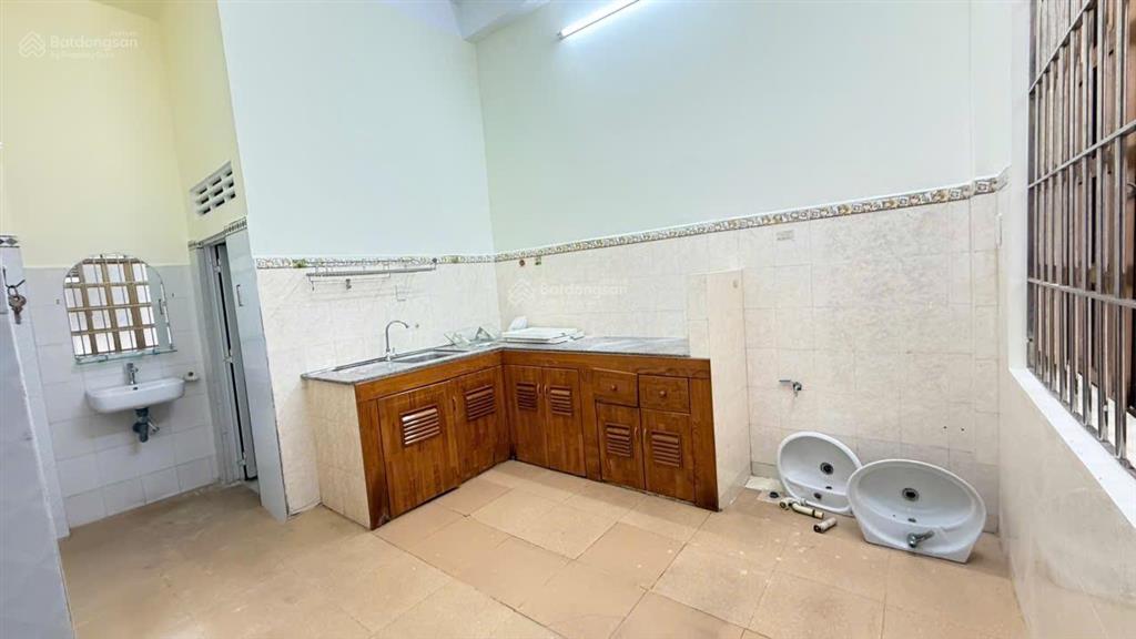 Bán căn góc 2 mặt tiền kinh doanh đường trường sa ngay chợ bình tân, bách hoá xanh