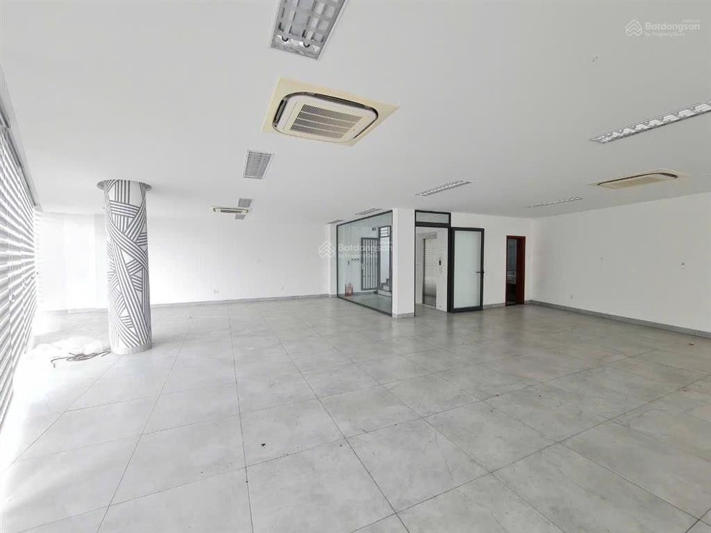 Bán tòa nhà 5 tầng góc 2mt trần nhật duật tt nha trang có thang máy dòng tiền 100tr/tháng