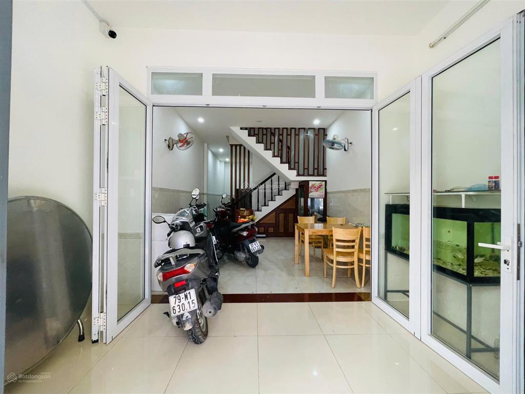 Chủ hạ giá bán nhanh nhà 1 trệt 1 lầu tđc vcn phước hải giá tốt 5,85 tỷ