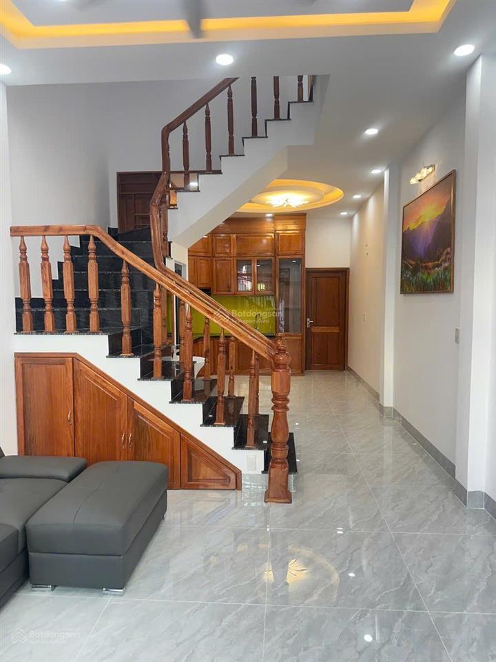Bán căn nhà 3 tầng mới full nội thất đường lượng định của nha trang giá tốt