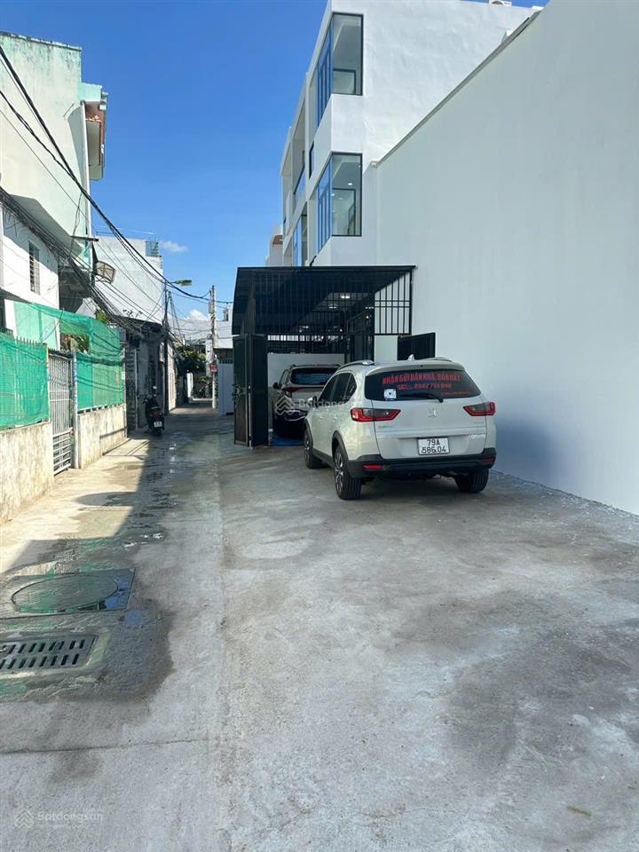 Bán căn nhà 3 tầng mới full nội thất đường lượng định của nha trang giá tốt
