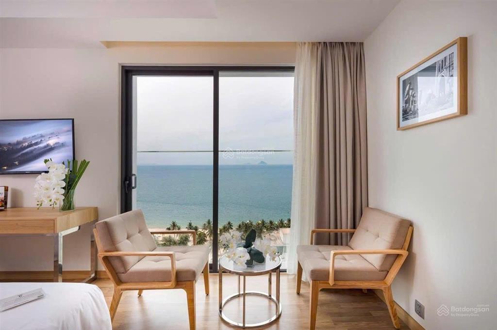 Siêu phẩm khách sạn 4* tttp nha trang khu phố tây sầm uất lượng khách ổn định