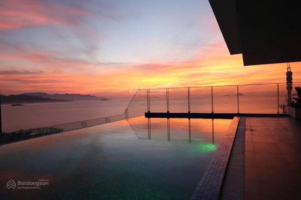 Siêu phẩm khách sạn 4* tttp nha trang khu phố tây sầm uất lượng khách ổn định