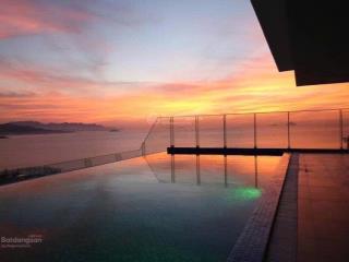 Siêu phẩm khách sạn 4* tttp nha trang khu phố tây sầm uất lượng khách ổn định
