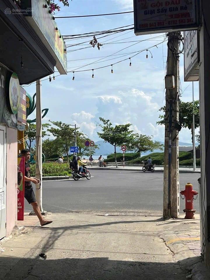 Bán nhà 3 tầng ngay vòng xoay hoàng diệu nha trang cách biển trần phú 100m