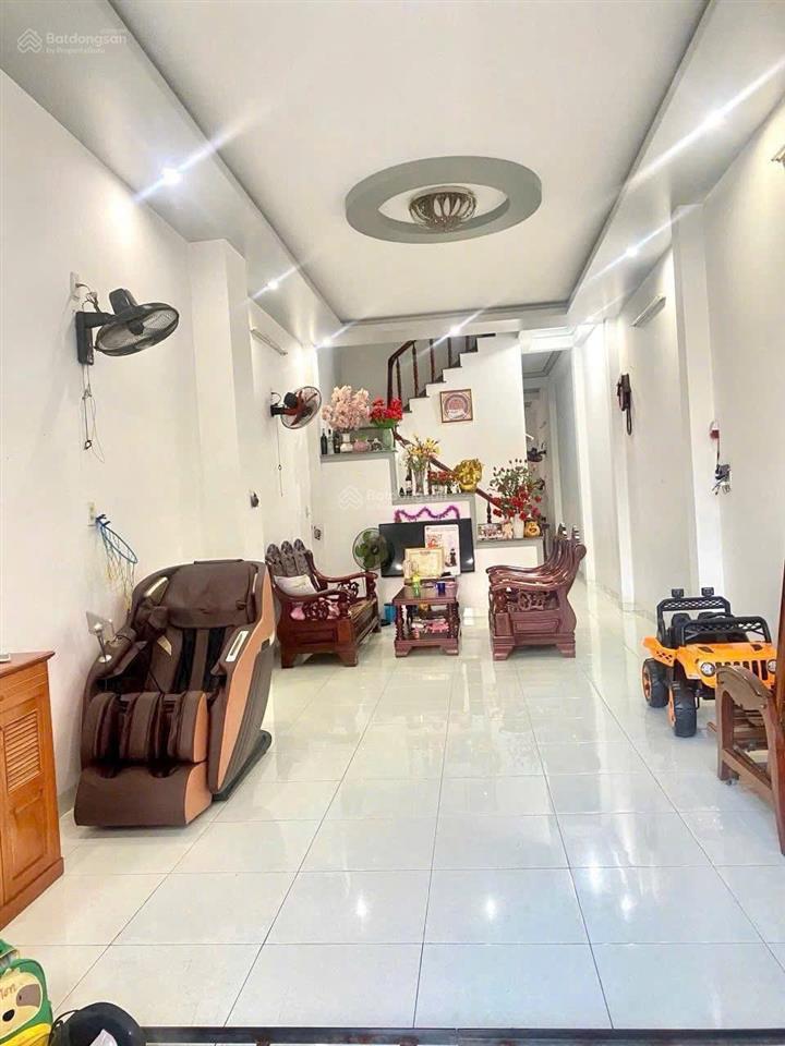 Bán nhà 3 tầng ngay vòng xoay hoàng diệu nha trang cách biển trần phú 100m