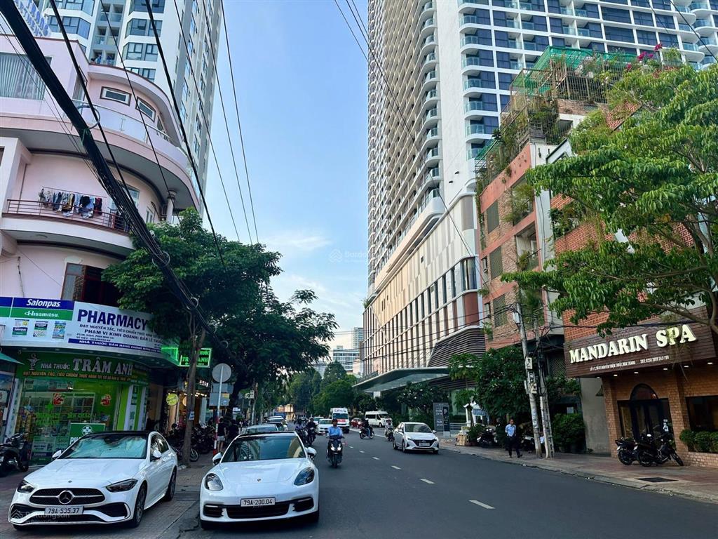 Bán căn nhà tttp nha trang mặt tiền đường nguyễn thiện thuật ngang 9m vị trí kinh koanh vàng chỉ 23