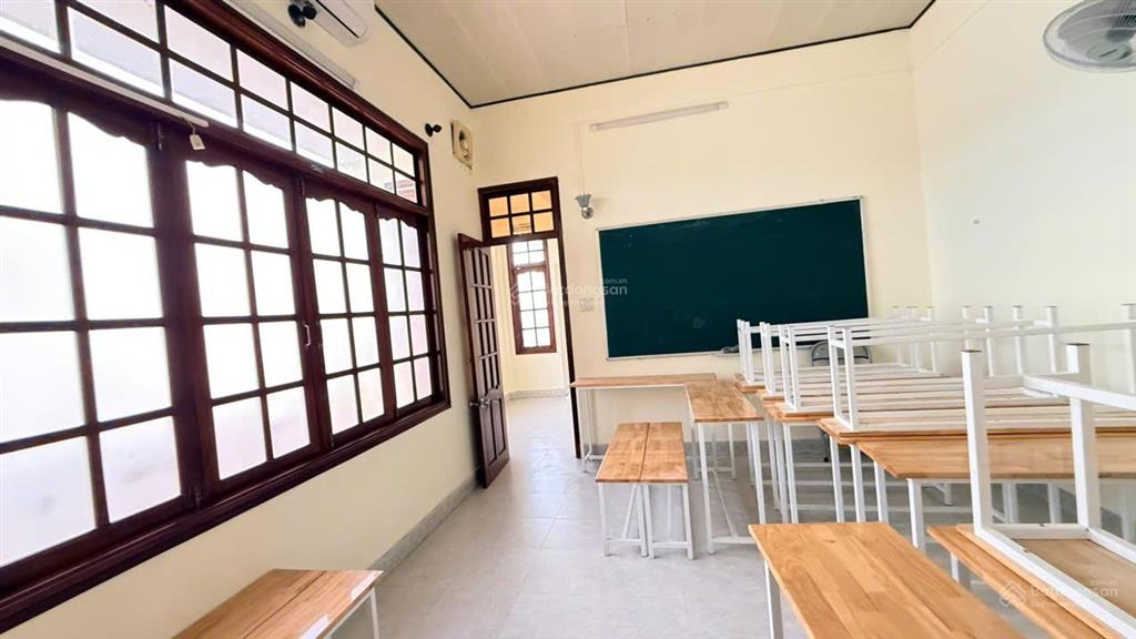 Bán nhà căn góc 2 mặt tiền đường trường sa ngay chợ bình tân nha trang vị trí vàng kinh doanh