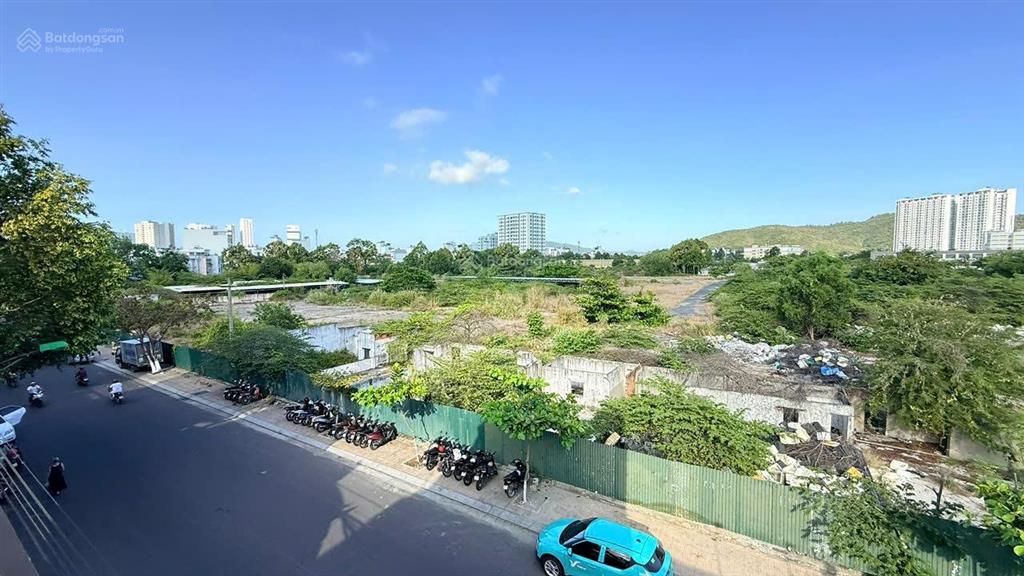 Bán nhà căn góc 2 mặt tiền đường trường sa ngay chợ bình tân nha trang vị trí vàng kinh doanh