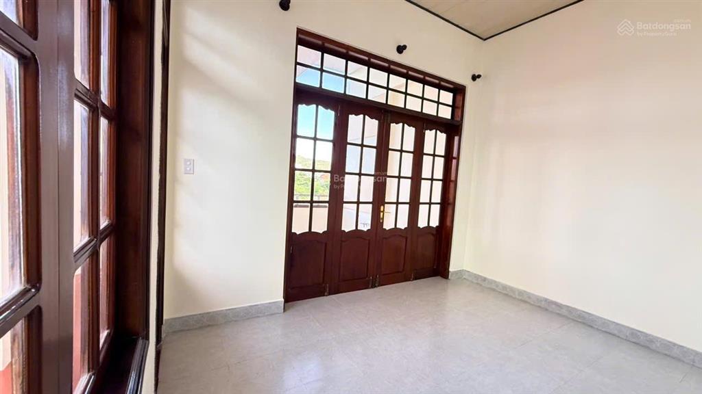 Bán nhà căn góc 2 mặt tiền đường trường sa ngay chợ bình tân nha trang vị trí vàng kinh doanh