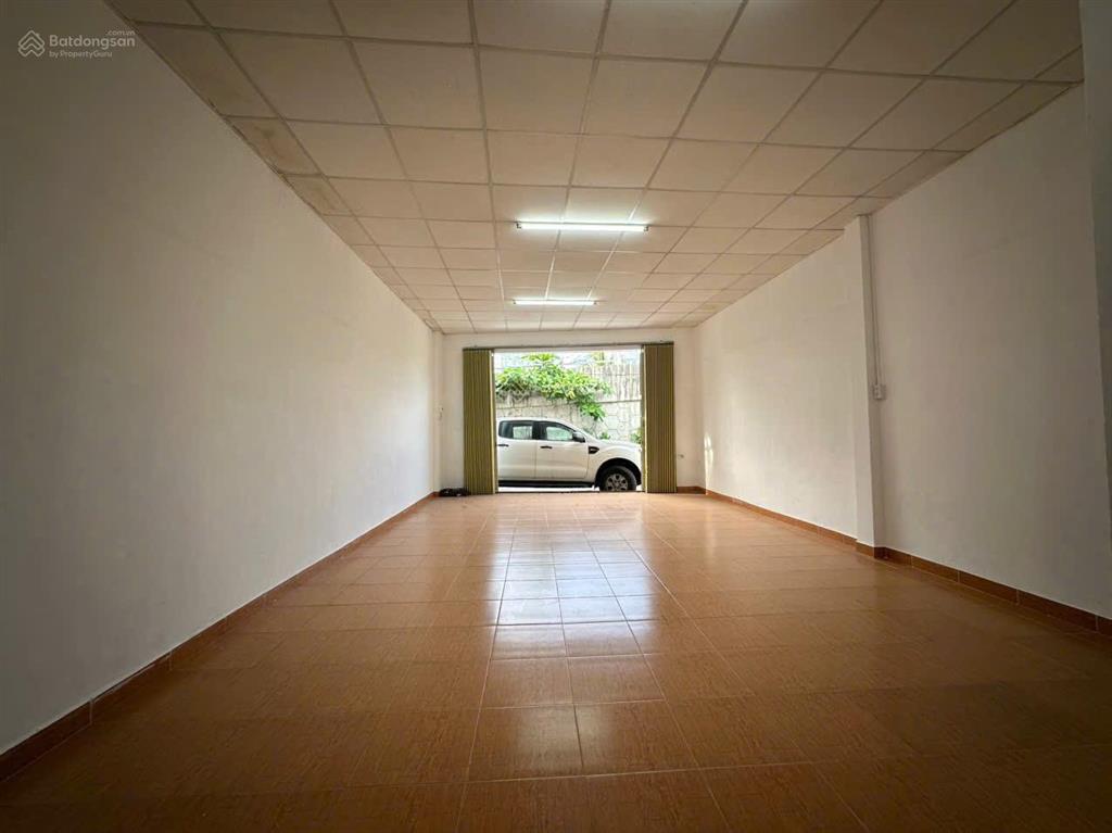 Chỉ 2,95 tỷ bán nhà mặt tiền đường nhựa phong châu nha trang