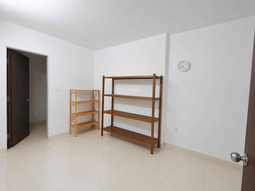 Bán căn chung cư ph giá rẻ 2 tỷ nội thất cơ bản sổ sang tên