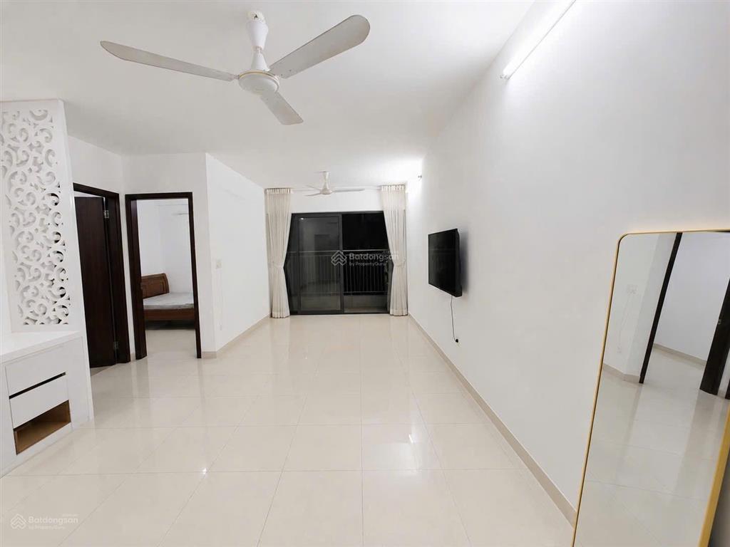 Bán căn chung cư ph giá rẻ 2 tỷ nội thất cơ bản sổ sang tên