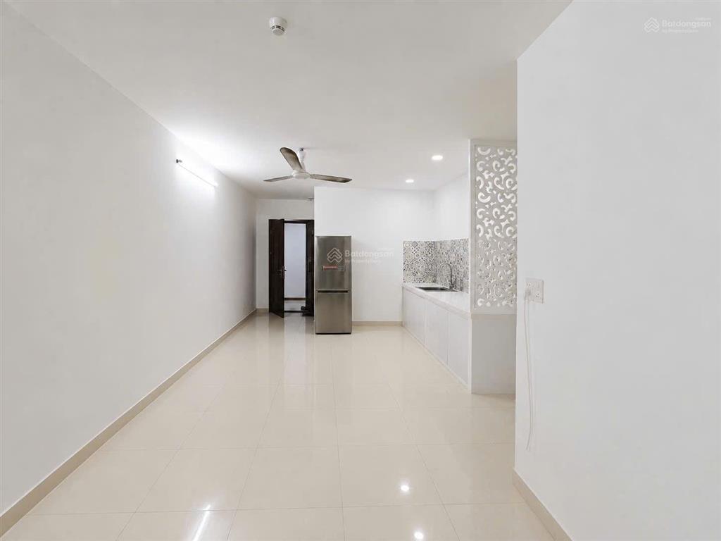 Bán căn chung cư ph giá rẻ 2 tỷ nội thất cơ bản sổ sang tên