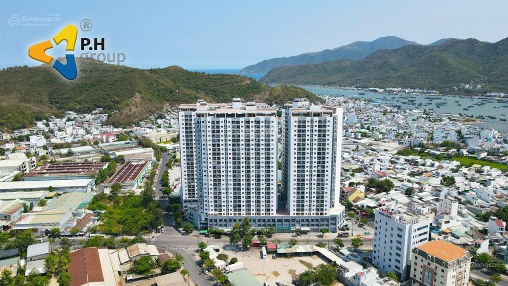 Bán căn góc 2 ban công view sông & biển ph nha trang sổ sẵn sang tên giá tốt