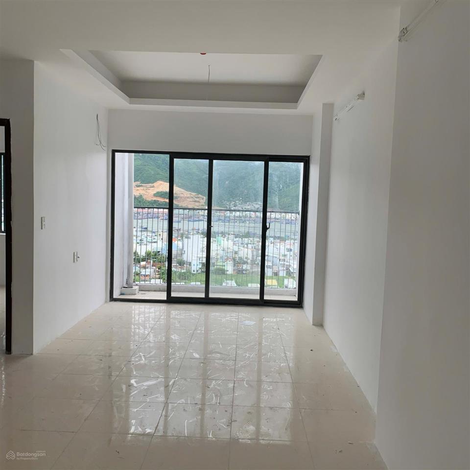 Bán căn góc 2 ban công view sông & biển ph nha trang sổ sẵn sang tên giá tốt