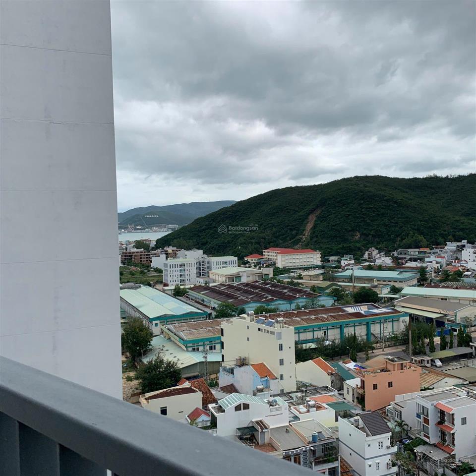 Bán căn góc 2 ban công view sông & biển ph nha trang sổ sẵn sang tên giá tốt