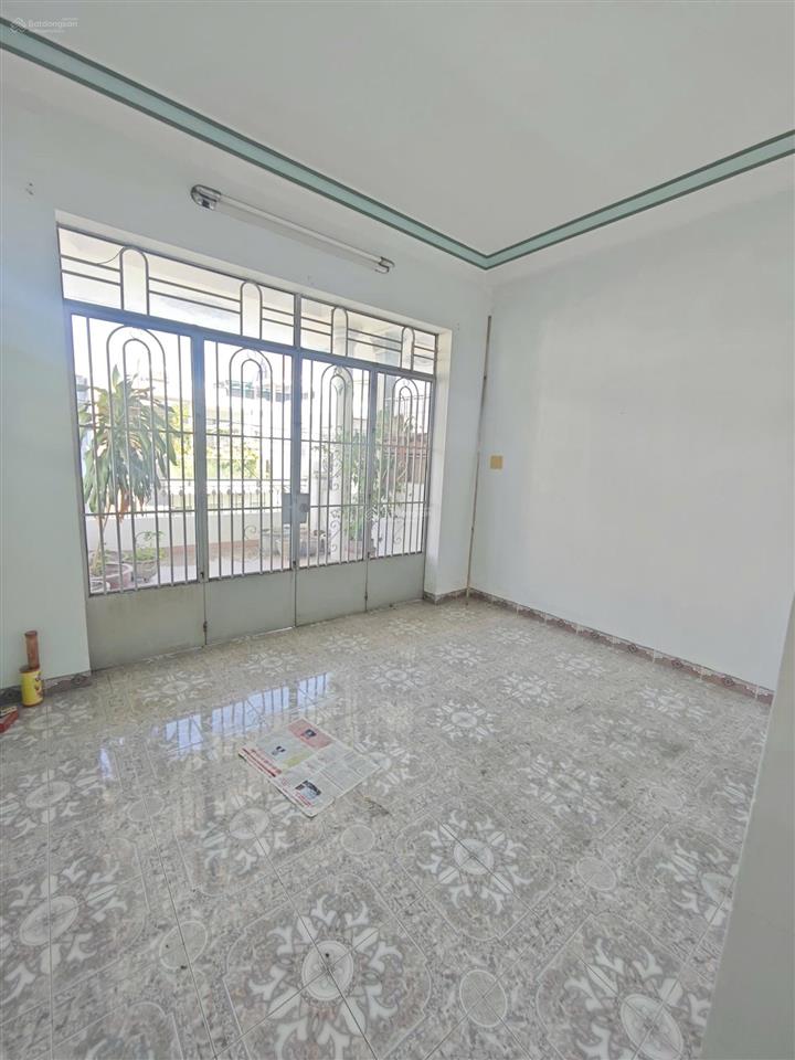 Bán nhà 3 tầng mặt tiền nguyễn khanh gần siêu thị coopmart nha trang giá tốt 8,5 tỷ