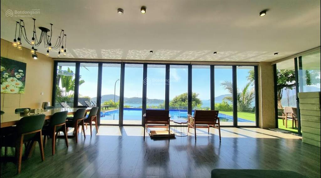 Bán căn biệt thự anh nguyễn view biển trọn vịnh nha trang