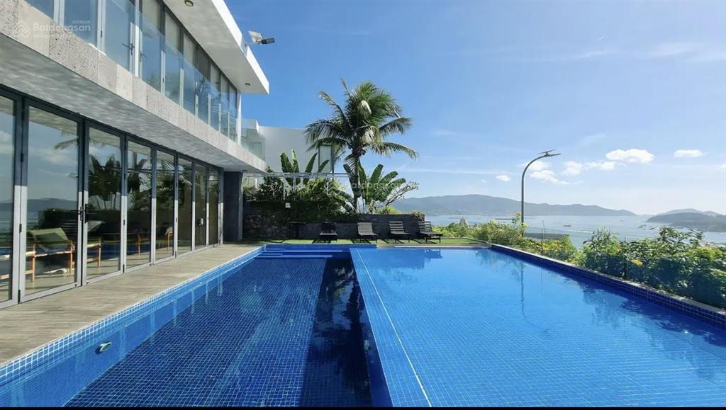 Bán căn biệt thự anh nguyễn view biển trọn vịnh nha trang