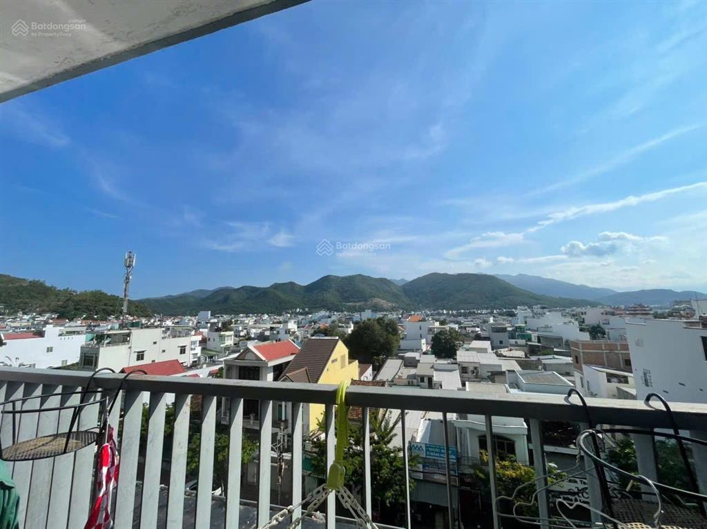 Bán căn góc 2 ban công chung cư ph võ thị sáu nha trang full nội thất sổ sẵn sang tên 2,2 tỷ